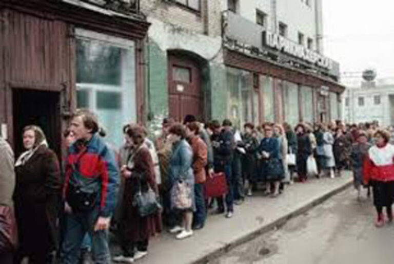 Putin Takes Russian People Back to Long Queues to Buy Soviet Crap