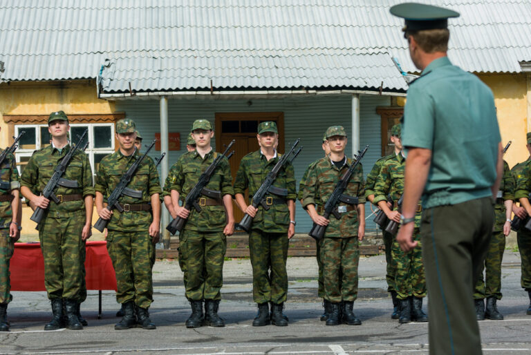 Experts: Putin Will Soon Call Full War With Mandatory Conscription Draft