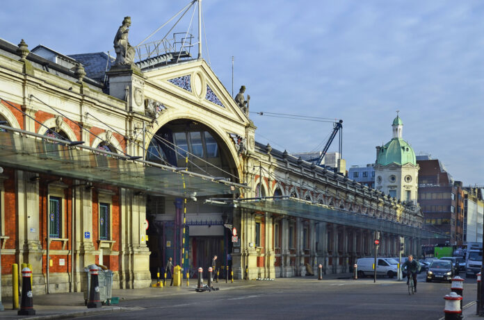 Depositphotos_105105210_S smithfield Market